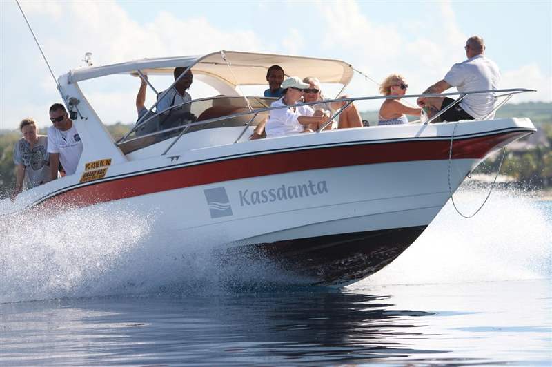 今夏最強水著look-戴去船P或泳池也不怕的防水腕表推薦!-復刻表