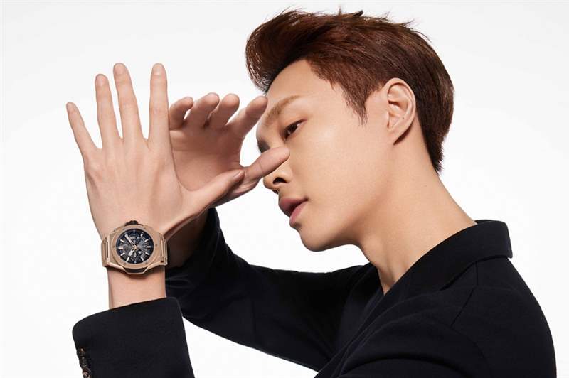 張藝興成為宇舶恒寶代言人親身演繹Big Bang Integral King Gold 42mm-復刻表