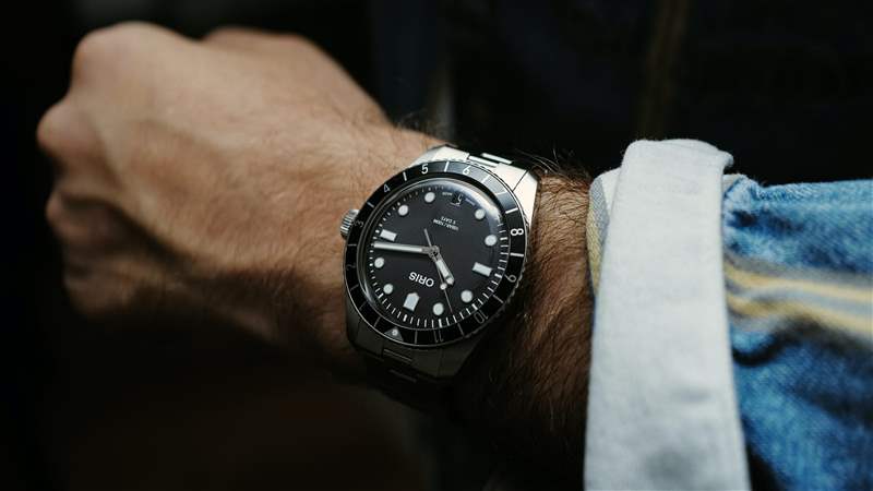 使用新款Oris Divers 65 親身體驗(yàn) 12 小時表圈和啞光表盤-復(fù)刻表