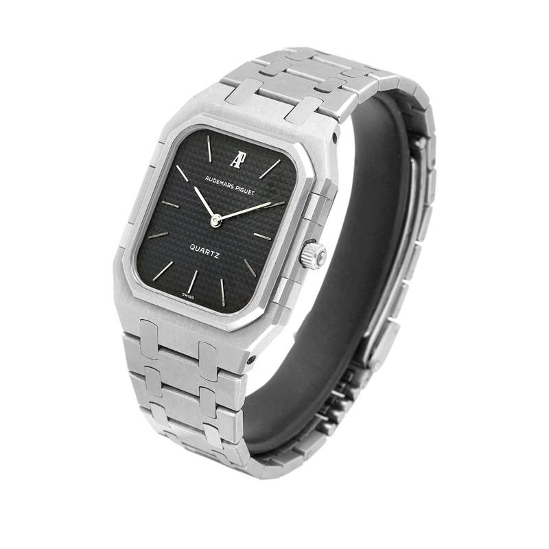 AP 愛彼曾在1978年時打造出一款皇家橡樹的子系列產品，表款除了換上石英機芯，外觀造型也與傳統的RO有所出入。 （Source：sothebys）