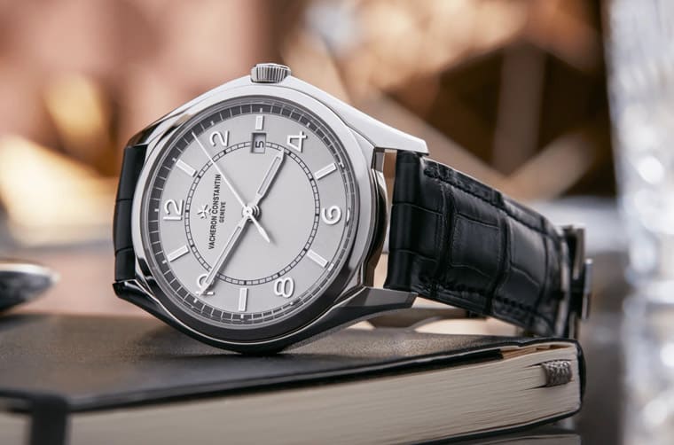 《黑豹》男星喬丹出席新作首映,江詩丹頓配TIFFANY珠寶不違和-復刻表