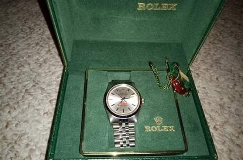 原表主拿到表之后一直沒拿出來戴,到現在盒單也都還在。 (Source:Wind Vintage) ROLEX|近日一只勞力士古董OP手表貴同款逾5倍高價皆因這Logo!-復刻表
