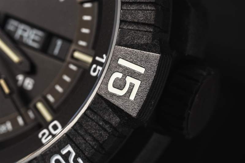 手表評(píng)測(cè):Traser P99 Q戰(zhàn)術(shù)碳纖維手表-復(fù)刻表