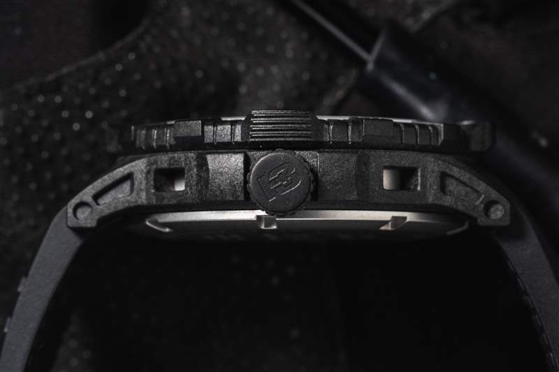 手表評(píng)測(cè):Traser P99 Q戰(zhàn)術(shù)碳纖維手表-復(fù)刻表