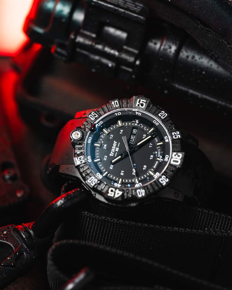 手表評(píng)測(cè):Traser P99 Q戰(zhàn)術(shù)碳纖維手表-復(fù)刻表