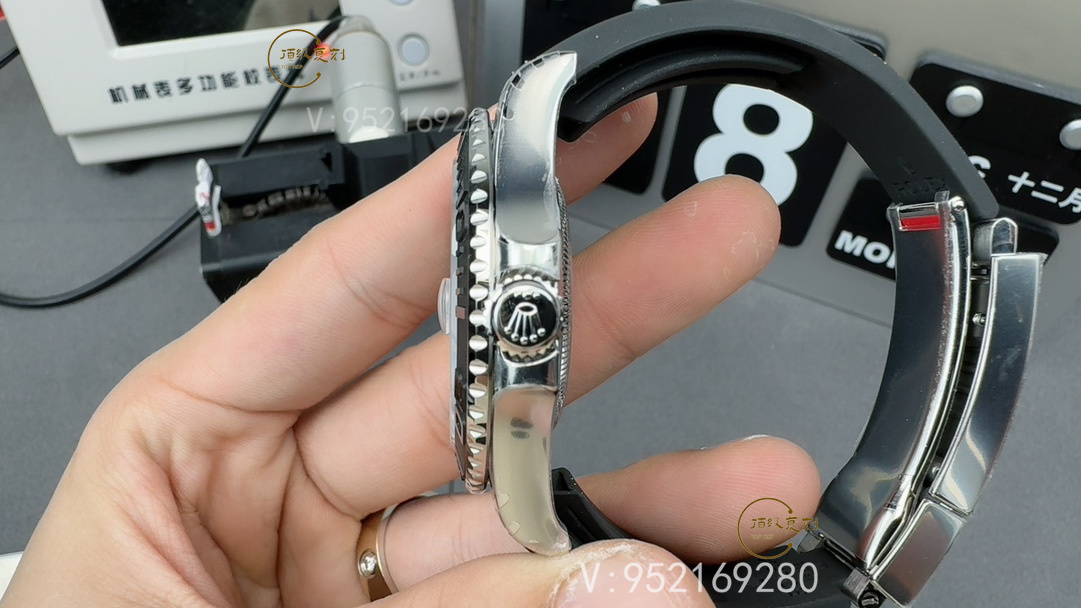 VS廠白游艇V3升級(jí)版腕表評(píng)測(cè):3235機(jī)芯與配重工藝的完美結(jié)合-復(fù)刻表